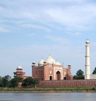 Buddhist Pilgrimage India — 16-Day Bus Tour — 1